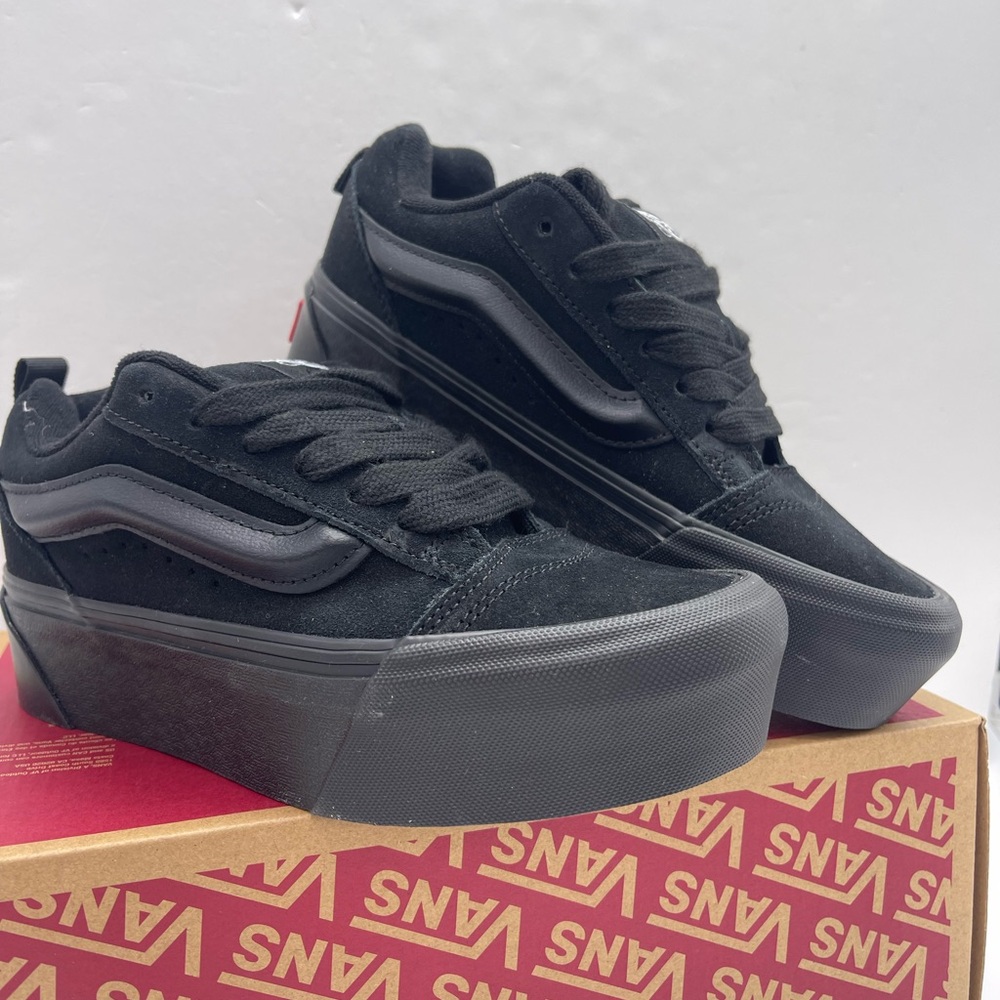 Vans WMNS Knu Stack
Black/Black
VN000CP6BKA Platform Sneakers - Picture 2 of 16